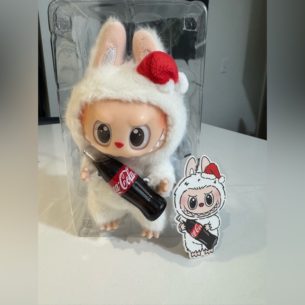 The‎ Monsters, Coca-Cola Surprise Shake Labubu